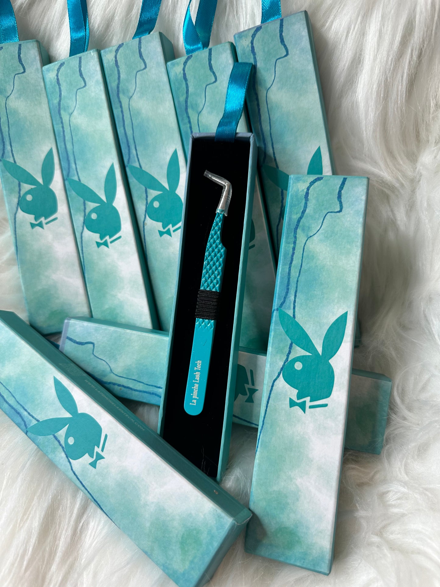 Millionaire vibes playboy bunny tweezers