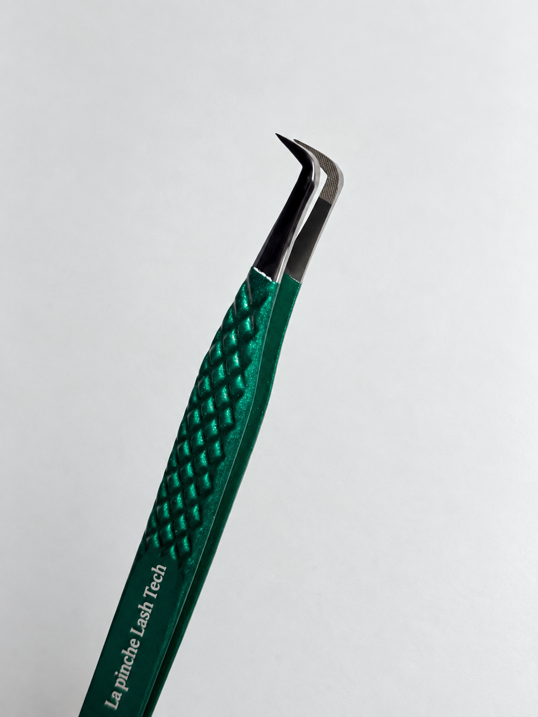 EMERALD GRIP 90° TWEEZER ♡
