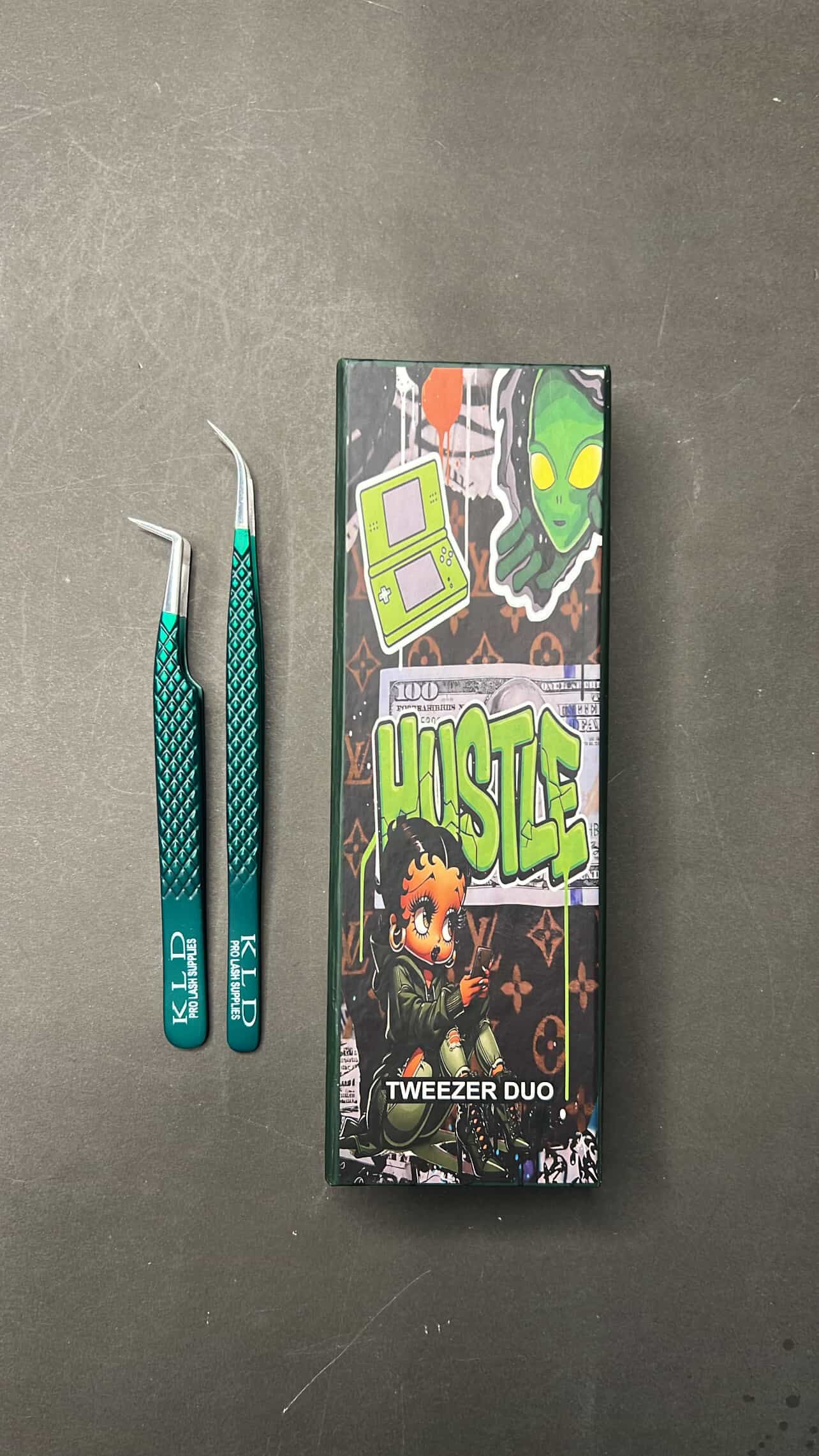 Betty Boop tweezers
