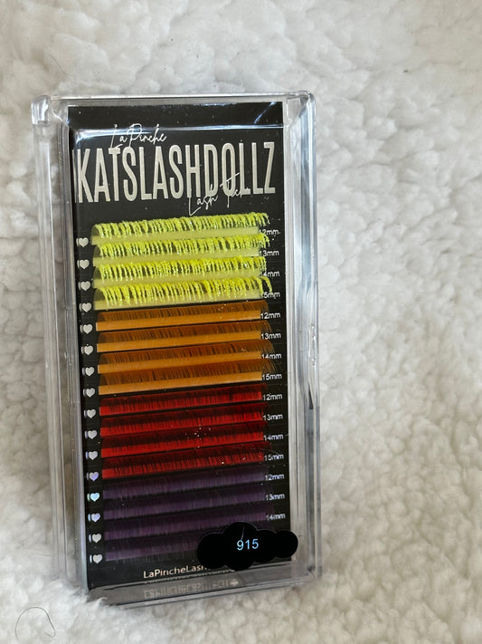 Color lash tray inspired by 915 sunsets d curl .05
