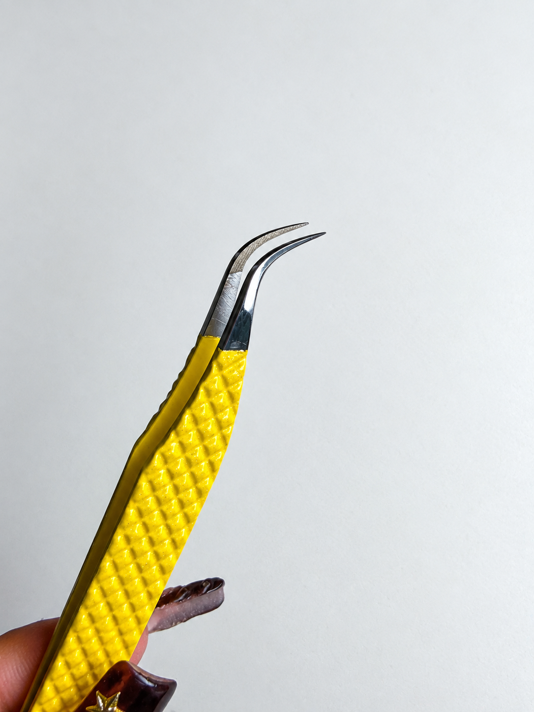 J HOOK FIBER-TIP TWEEZER ♡