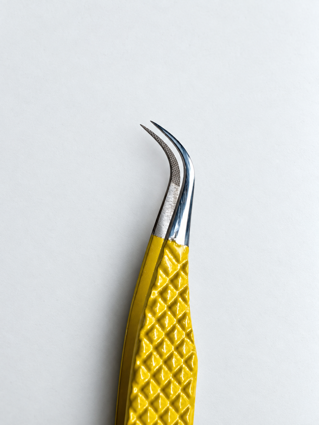 J HOOK FIBER-TIP TWEEZER ♡